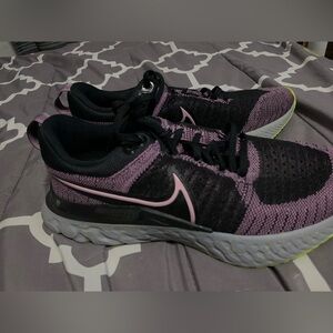 Nike reacts sz 8 1/2M NEW